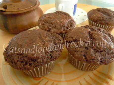 Muffin al doppio cioccolato e avocado