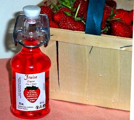 liquore fragole-Wépion_-_liqueur_de_fraise