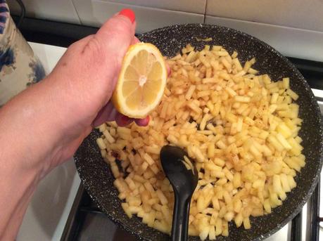 FAGOTTINI DI PASTA FILLO CON CREMA DI MANDORLE E MELE