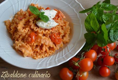 Mafaldine al pomodoro di Pachino con quenelle di ricotta al Parmigiano