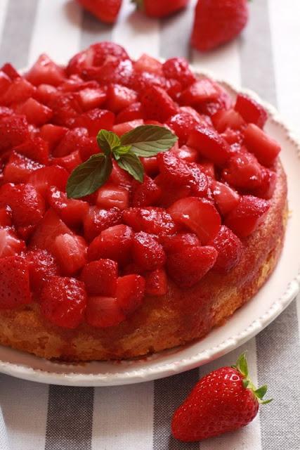 Torta di fragole e cocco