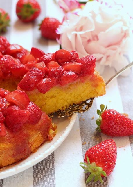 Torta di fragole e cocco