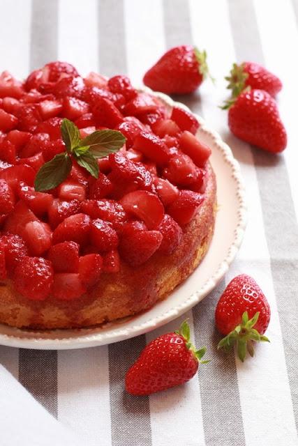 Torta di fragole e cocco