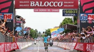 Giro d'Italia 2015, Straordinaria impresa di Tiralongo