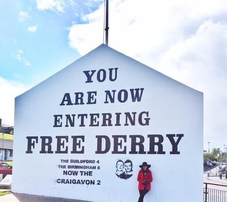 Visitare Derry e il fascino delle sue ferite