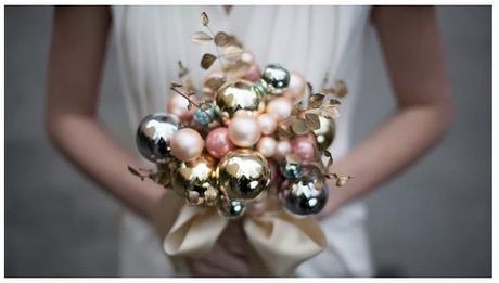 bouquet, bouquet non convenzionali, unconventional bouquet,  wedding, matrimonio, christmas balls, palline Natale