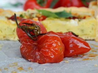 Goat cheese, tomato and basil tarte