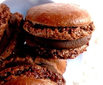 MACARON CON GANACHE AL CIOCCOLATO