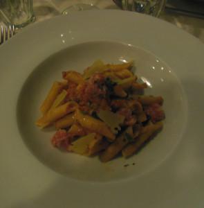 Garganelli al ragù con salsiccia di luganega.