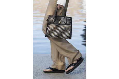 Louis-Vuitton-12Cruise-le-borse-per-il-2016_hg_temp2_s_full_l