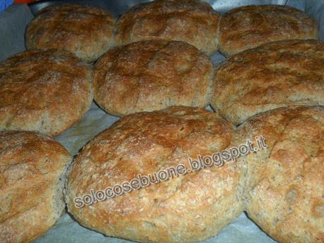 Focaccine al farro e grano saraceno