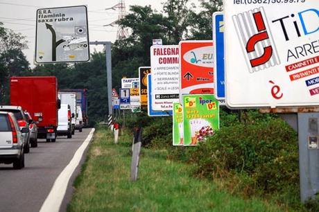 Il Tar non ferma (ma neppure conferma) la riforma dei cartelloni. Un arma a doppio taglio per il Comune L'unico