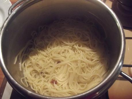 SPAGHETTI DI KAMUT TRAFILATI AL BRONZO AGLIO OLIO E PEPERONCINO