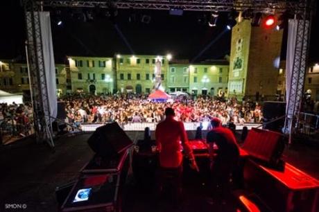 EMF il 31 luglio 2015 Recanati (MC) balla a ritmo di elettronica