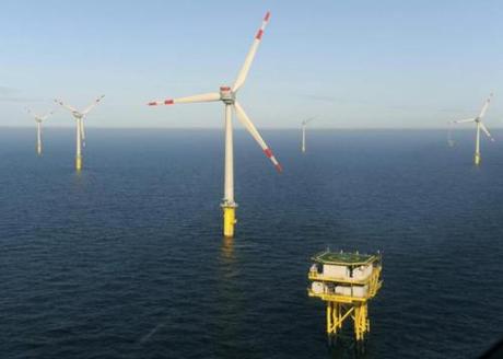 An aerial view of the offshore energy park Alpha Ventus in the North Sea, about 45 kilometres (27 miles) north of the island of Borkum, April 27, 2010. The Alpha Ventus wind farm with 12 '5-Megawatt-class' wind energy mills, starts its production on Tuesday.   REUTERS/Ingo Wagner/Pool    (GERMANY - Tags: ENERGY ENVIRONMENT)