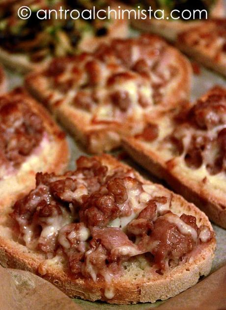 Bruschetta con Pasta di Salsiccia e Stracchino