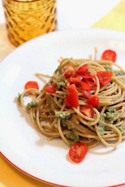 Il pesto:spaghetti integrali al pesto di friggitelli