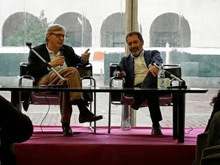 Sgarbi a Fidenza, parla d'arte ed insegna la pazienza