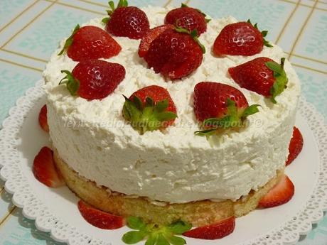 Cheesecake al cocco e fragole