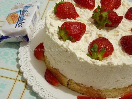 Cheesecake al cocco e fragole