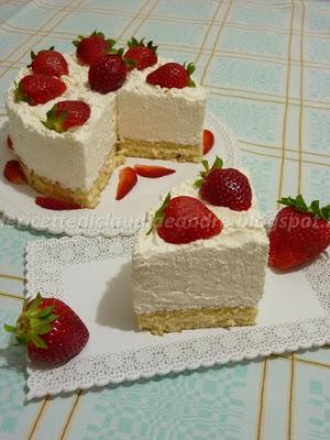 Cheesecake al cocco e fragole