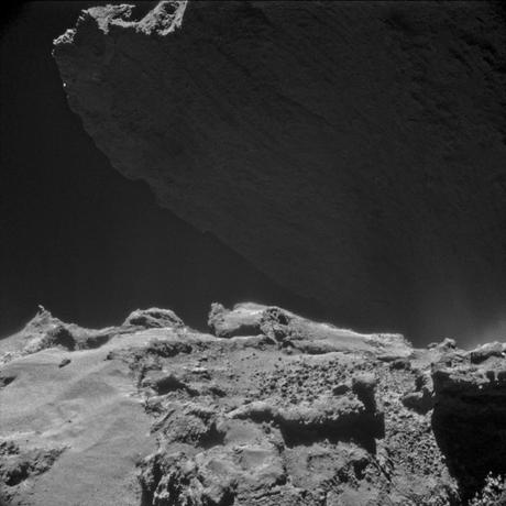 ESA Rosetta: la cometa 67P/Churyumov-Gerasimenko sotto una nuova luce