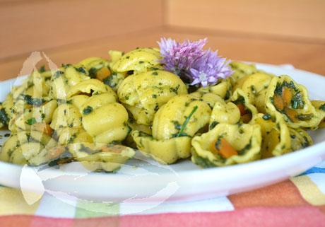 PASTA-PICCANTE-CON-BORRAGINE2-038