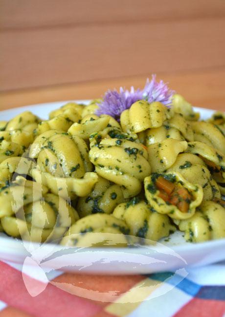 PASTA-PICCANTE-CON-BORRAGINE2-001