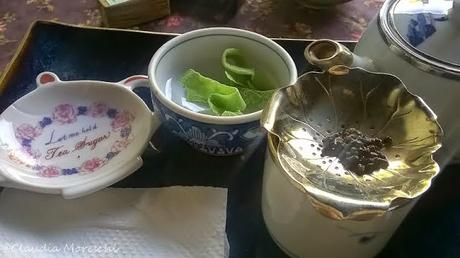 Degustare tè (in silenzio) a Hoi An, Vietnam