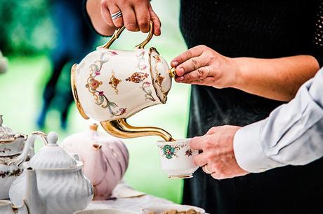 It's (tea) time for a lovely wedding!