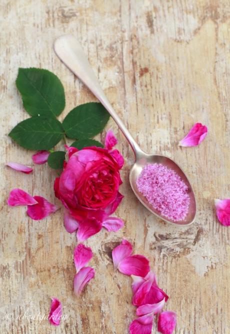 zucchero alla rosa