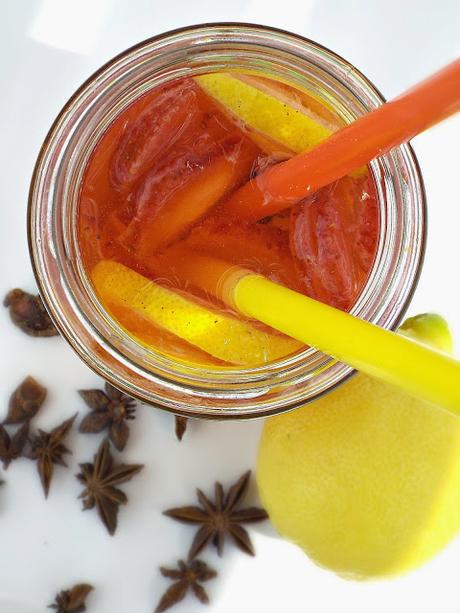 Detox water #1 : Fragola, limone e anice stellato