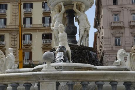 Particolare fontana del nettuno