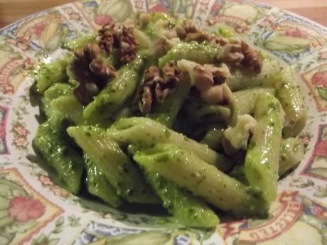 MEZZE PENNE DI KAMUT TRAFILATE AL BRONZO CON PESTO DI RUCOLA E NOCI