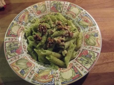 MEZZE PENNE DI KAMUT TRAFILATE AL BRONZO CON PESTO DI RUCOLA E NOCI