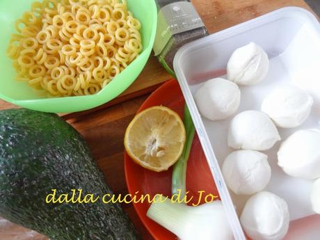 Anelletti in insalata con avocado e mozzarelle