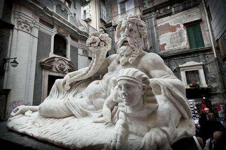 I culti e la storia di Napoli raccontati dalle sue statue