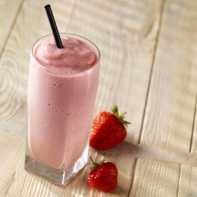 Frappè di fragole e ananas