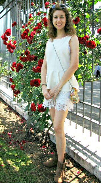 OOTD: white lace and rose garden