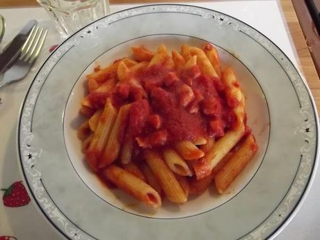 MEZZE PENNE DI KAMUT TRAFILATE AL BRONZO CON SUGO ALL'AMATRICIANA A MODO MIO