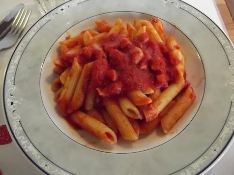 MEZZE PENNE DI KAMUT TRAFILATE AL BRONZO CON SUGO ALL'AMATRICIANA A MODO MIO