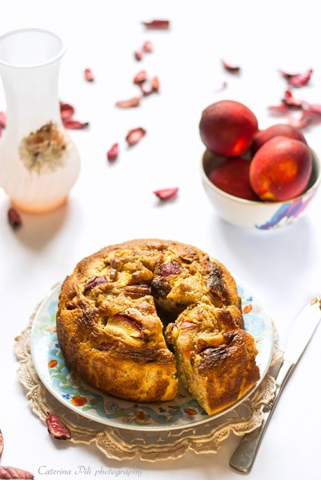 Torta con farina di farro e pesche noci,ricetta senza burro e senza olio