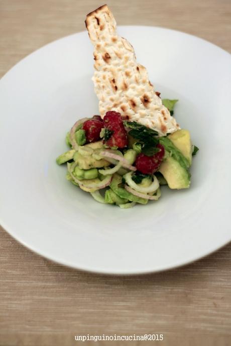 Insalata di fave, avocado e lamponi insalata-fave-lamponi-e-avocado