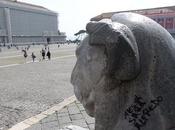 Vandali Piazza Plebiscito: ancora scritte, graffiti locali vuoti