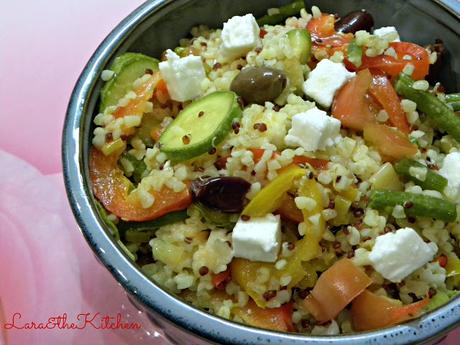 INSALATA DI BULGUR E QUINOA ALLE VERDURE E FETA