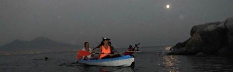 A Posillipo in Kayak sotto la luna piena