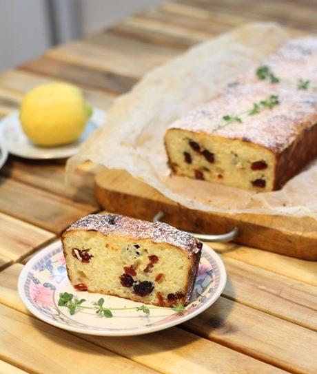 Torta di riso ai mirtilli, timo limone e Sassolino