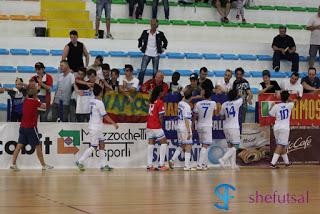 Le giocatrici del Montesilvano ringraziano il loro pubblico che le ha applaudite e sostenute per tutta la gara contro la Lazio