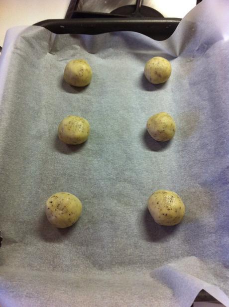 JAM THUMBPRINT COOKIES...OVVERO I BISCOTTI CON L'IMPRONTA DEL POLLICE