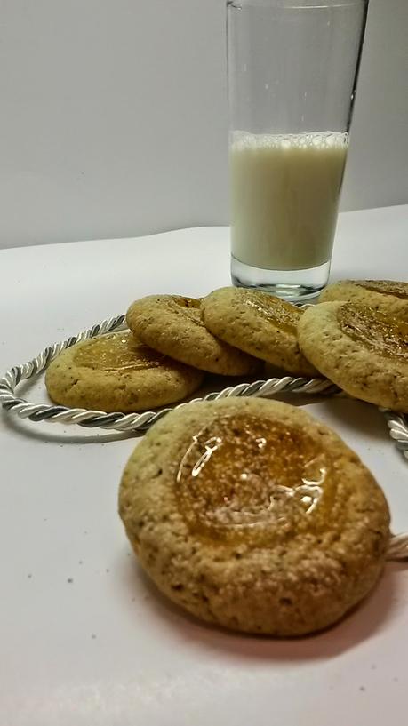 JAM THUMBPRINT COOKIES...OVVERO I BISCOTTI CON L'IMPRONTA DEL POLLICE